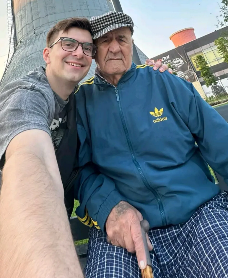 Дед Толя с внуком